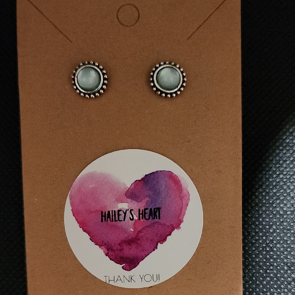 5/$25 Crystal Blue Stud Earrings